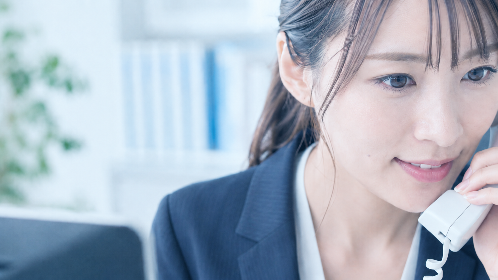 問い合わせや情報をAIで整理するイメージ